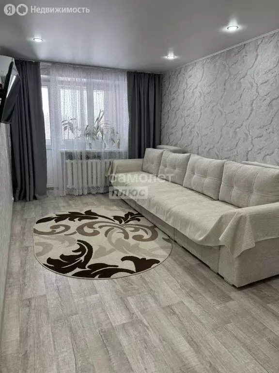 3-комнатная квартира: Октябрьский, улица Герцена, 34 (56.9 м) - Фото 0