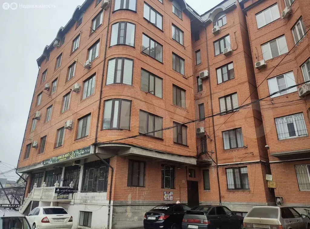 1-комнатная квартира: Махачкала, улица Титова, 103 (50 м) - Фото 0