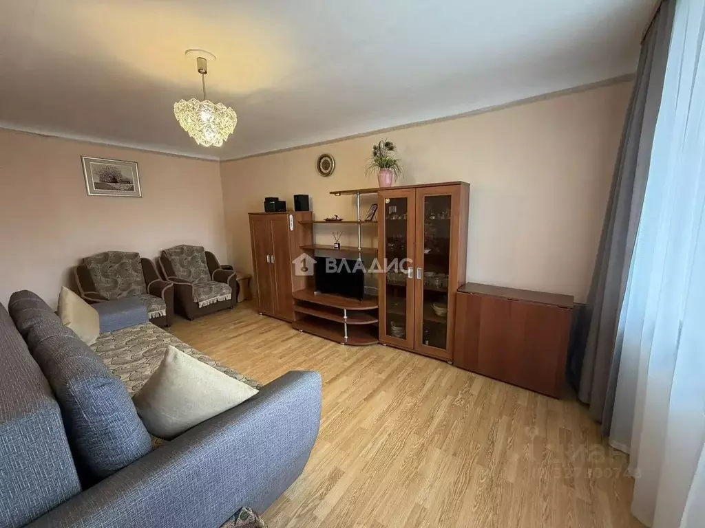 2-к кв. Бурятия, Улан-Удэ ул. Бабушкина, 23 (42.3 м) - Фото 0