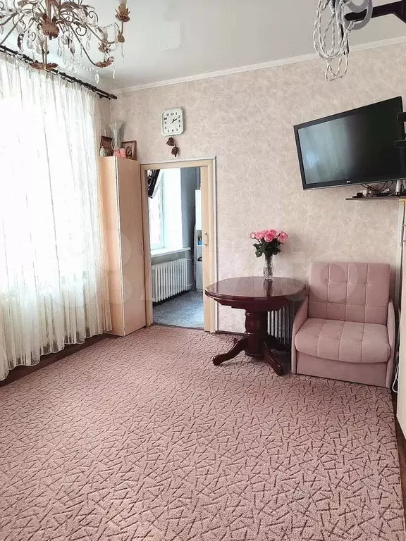 Комната 27 м в 4-к., 2/5 эт. - Фото 0