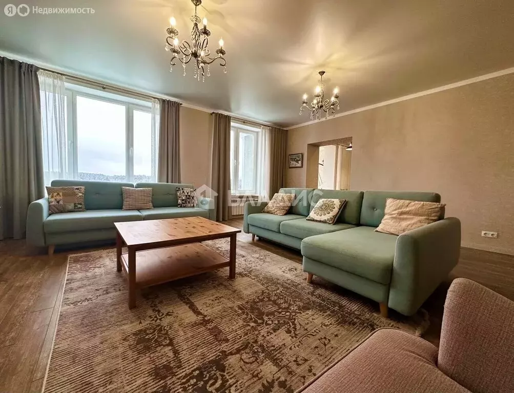 3-комнатная квартира: Заречный, Заводская улица, 8к2 (130.6 м) - Фото 1