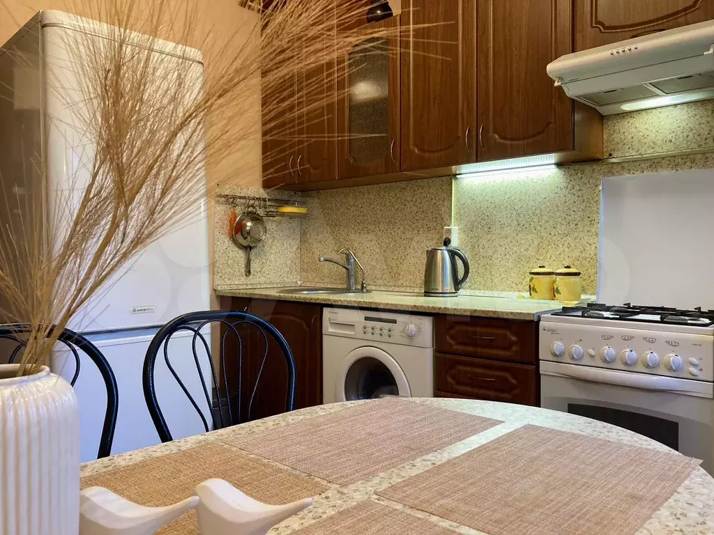 2-к. квартира, 55 м, 9/9 эт. - Фото 0