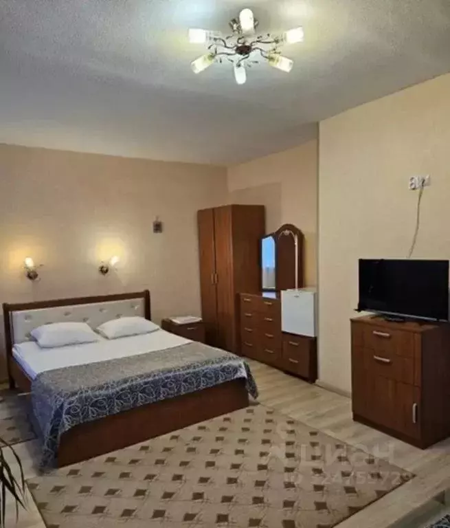 Комната Псковская область, Порхов Псковская ул., 1/15 - Фото 1