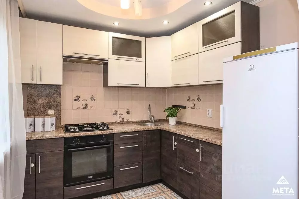 2-к кв. Омская область, Омск Сибирский просп., 8 (47.3 м) - Фото 1