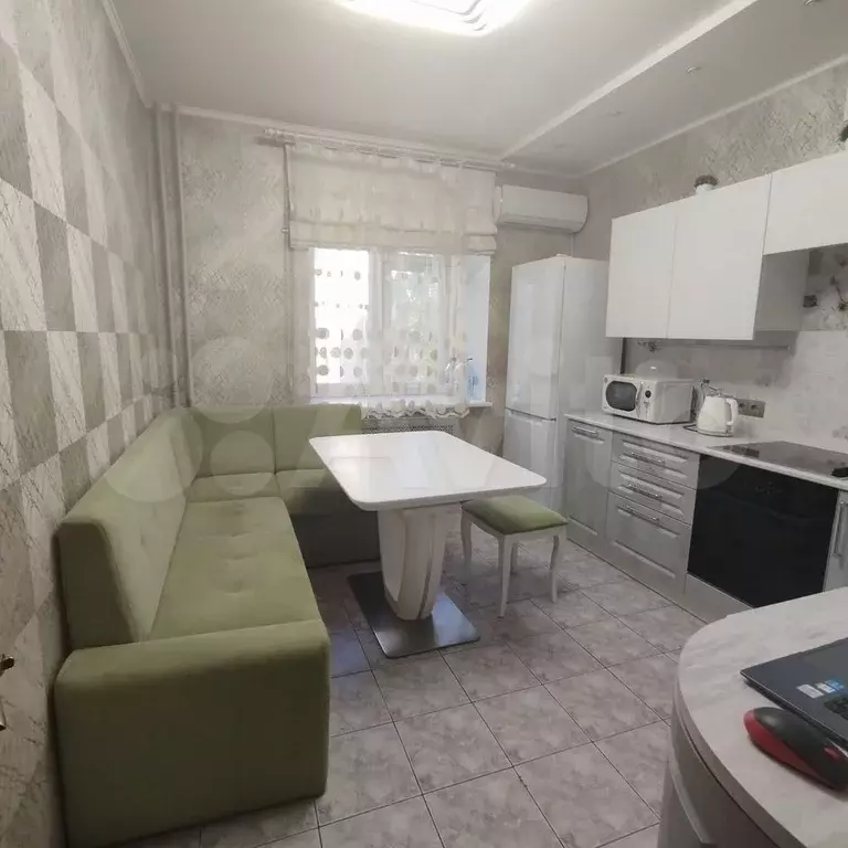 2-к. квартира, 60 м, 3/10 эт. - Фото 0