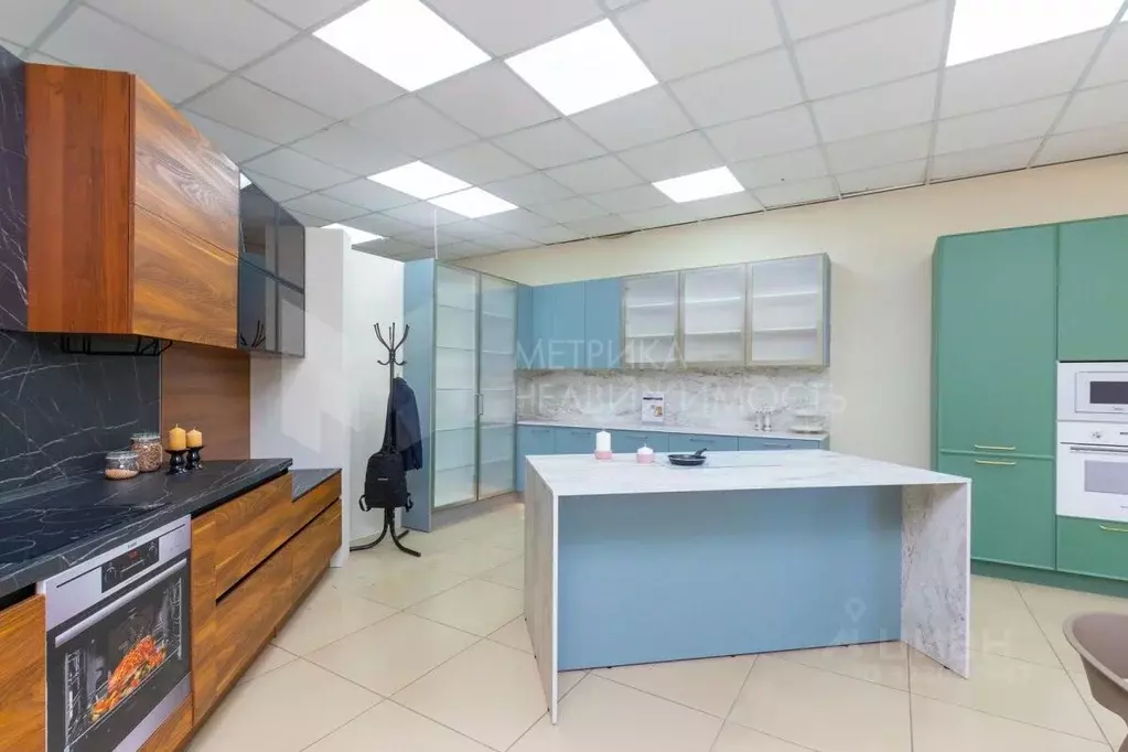 Помещение свободного назначения в Тюменская область, Тюмень Камчатская ... - Фото 1