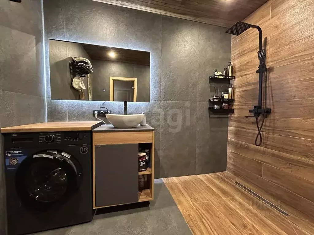 Дом в Ямало-Ненецкий АО, Новый Уренгой проезд Ялтинский, 14 (60 м) - Фото 1