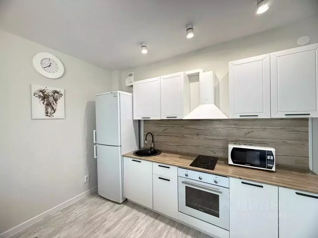 1-к кв. Тюменская область, Тюмень ул. Валентины Трофимовой, 8 (30.0 м) - Фото 2