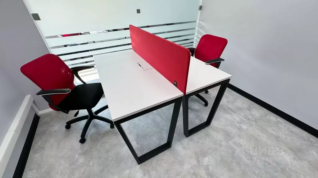 Офис в Самарская область, Самара ул. Маршала Устинова, 1А (8 м) - Фото 1