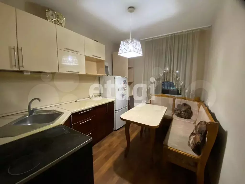 3-к. квартира, 60 м, 2/6 эт. - Фото 0