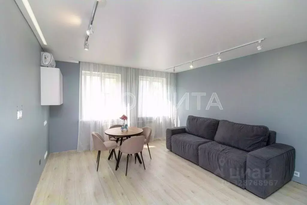 2-к кв. Тюменская область, Тюмень ул. Академика Сахарова, 46 (60.6 м) - Фото 1