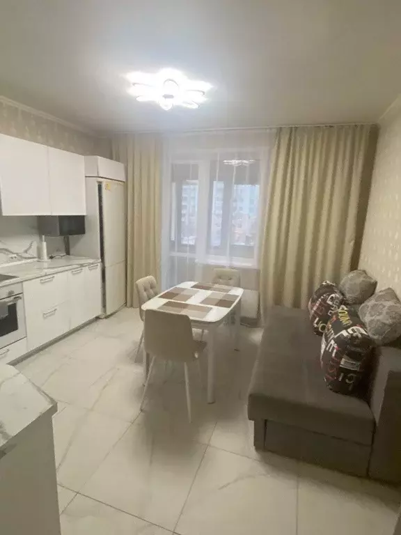 Продается 3-комнатная квартира - Фото 1