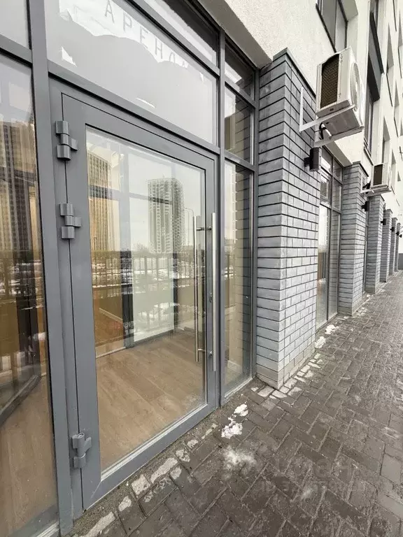 Помещение свободного назначения в Тюменская область, Тюмень ул. ... - Фото 1