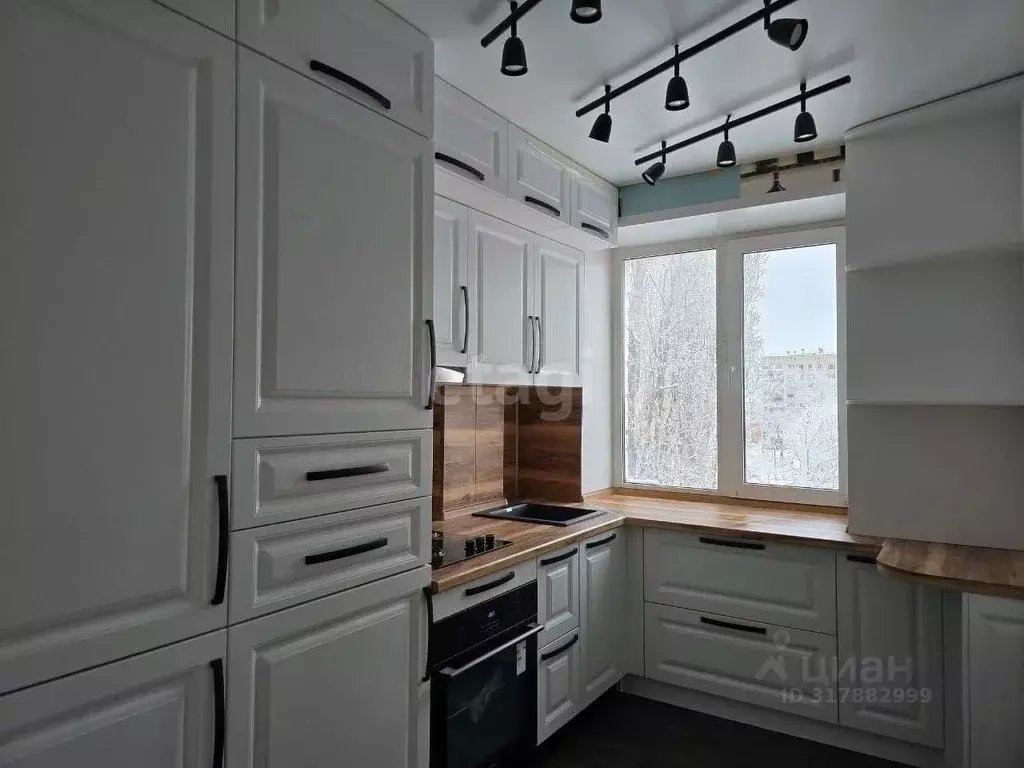 2-к кв. Самарская область, Тольятти ул. Мира, 102 (55.0 м) - Фото 0