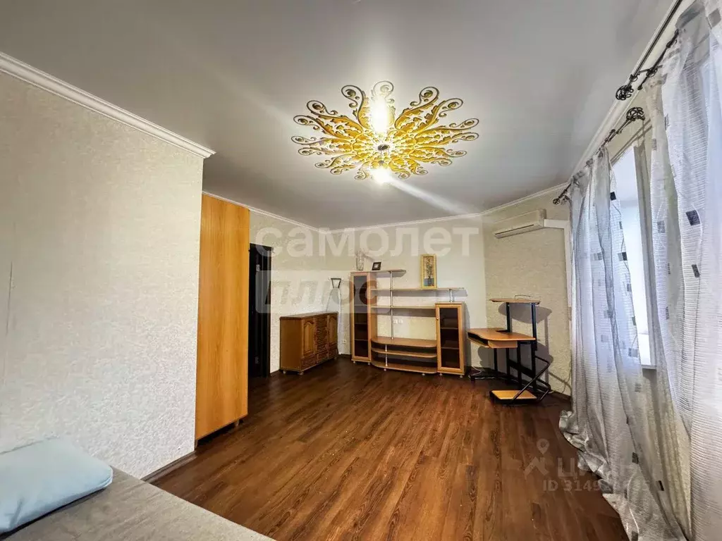 3-к кв. Оренбургская область, Оренбург ул. 8 Марта, 8 (110.0 м) - Фото 0