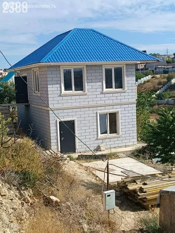 Дом в Севастополь, улица Коли Жартовского, 29 (100 м) - Фото 1