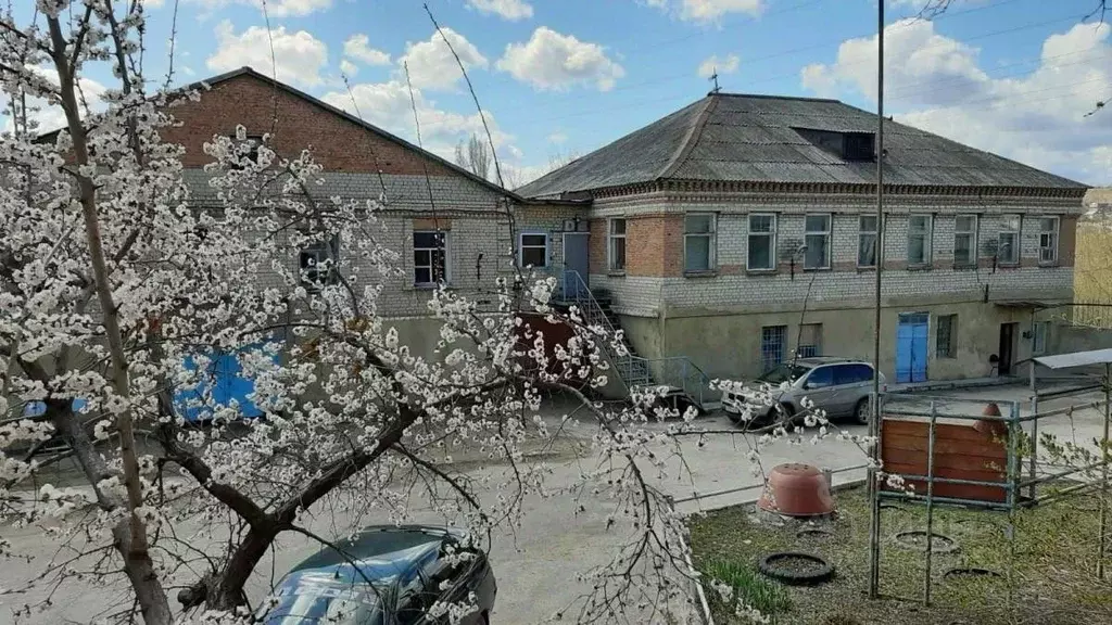 Производственное помещение в Саратовская область, пос. Красный ... - Фото 1