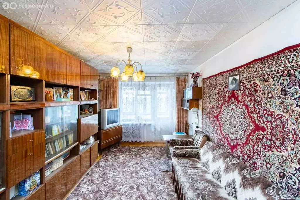 3-комнатная квартира: Тюмень, улица Республики, 194 (57.6 м) - Фото 1