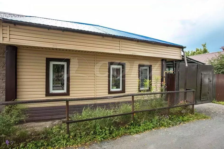 Дом в Тюменская область, Тюмень Железнодорожная ул., 28 (50 м) - Фото 1