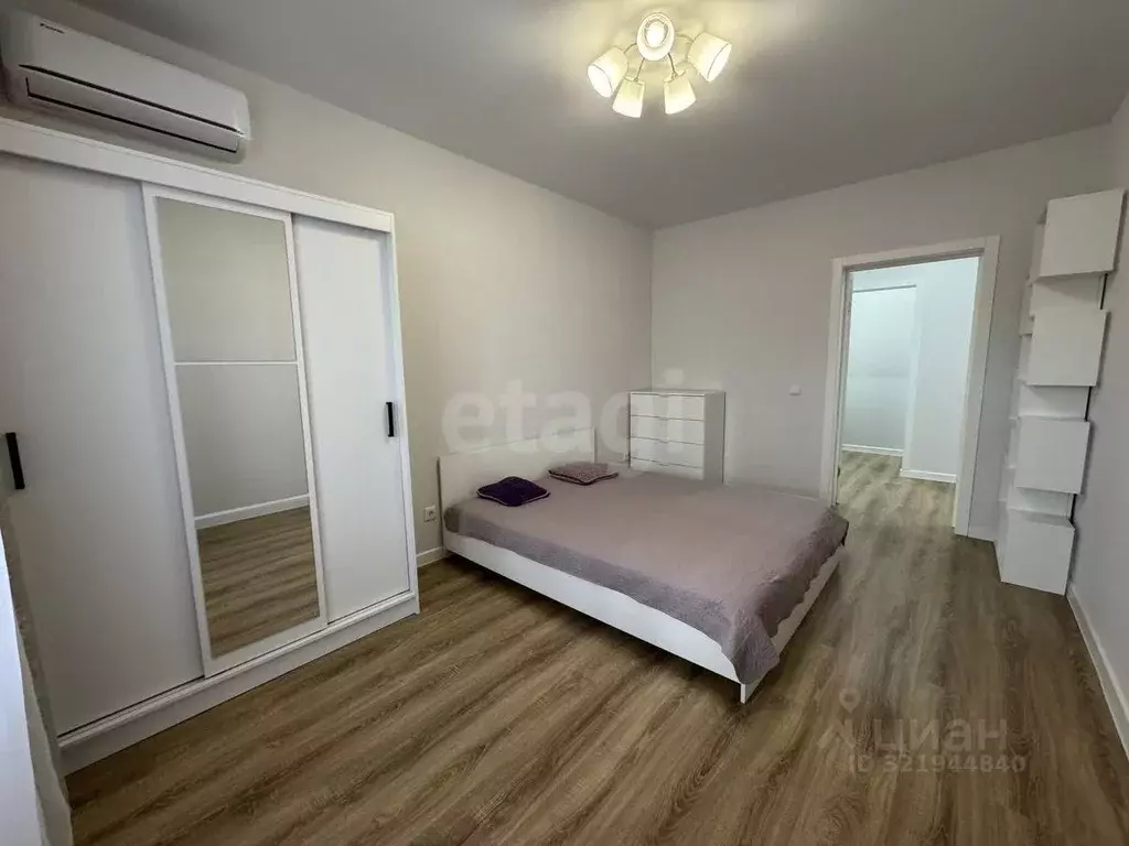 2-к кв. Краснодарский край, Краснодар ул. Западный обход, 45к6 (65.8 ... - Фото 1