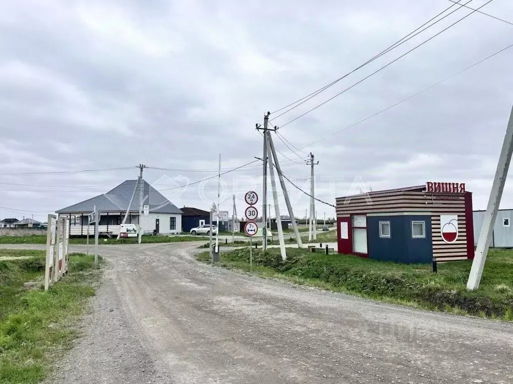 Участок в Тюменская область, Тюменский муниципальный округ, с. Чикча, ... - Фото 1