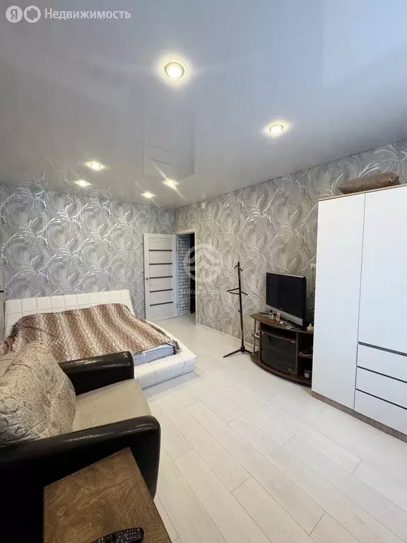 1-комнатная квартира: Высоковск, улица Ленина, 28 (31.5 м) - Фото 1