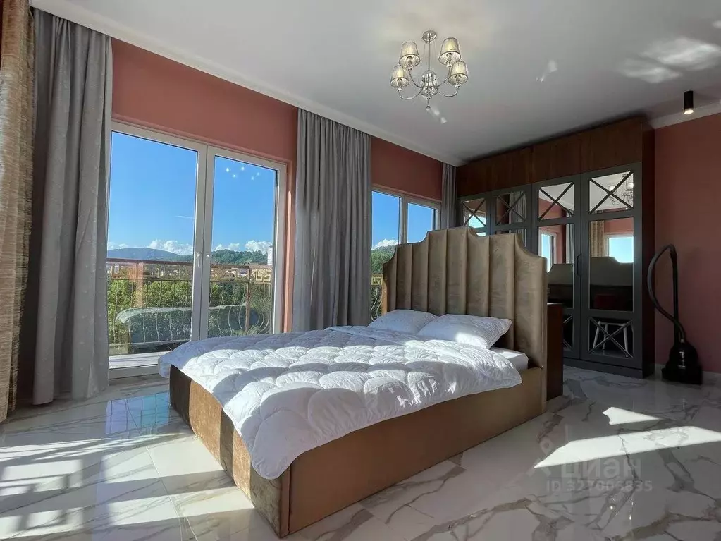 3-к кв. Краснодарский край, Сочи ул. Ленина, 219/6Б (100.0 м) - Фото 1