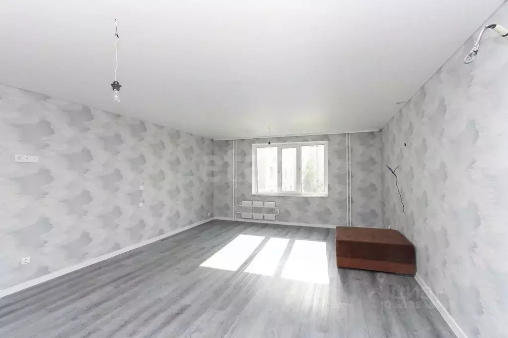 3-к кв. Тюменская область, Тюмень ул. Клары Цеткин, 29к3 (99.8 м) - Фото 0