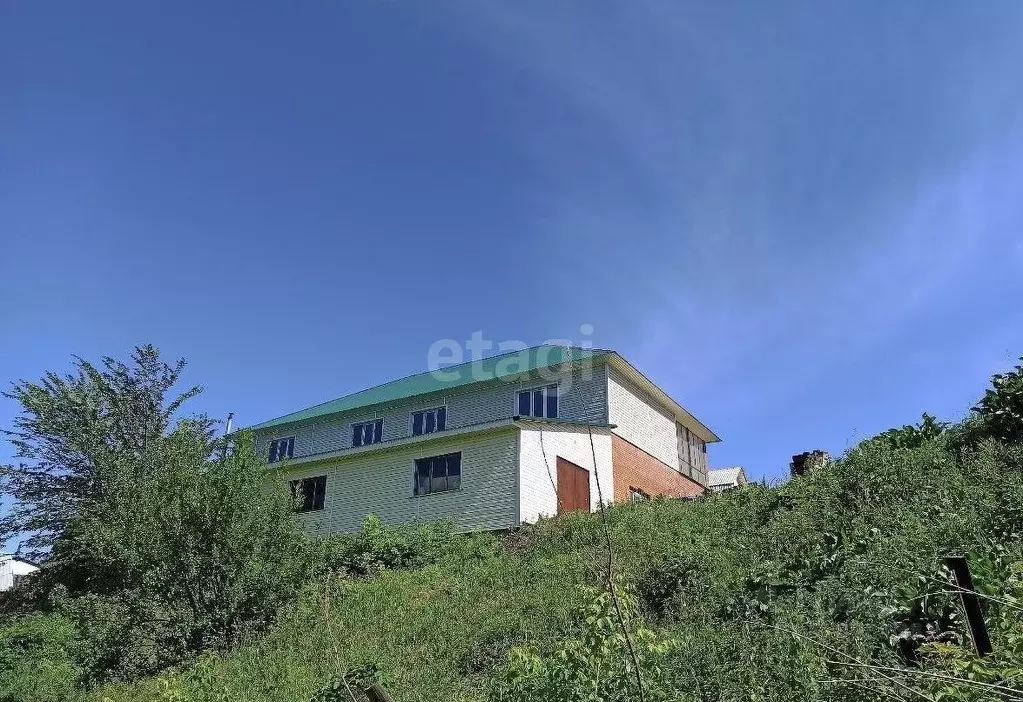 Дом в Алтайский край, Белокуриха Снежная ул., 42А (400 м) - Фото 1