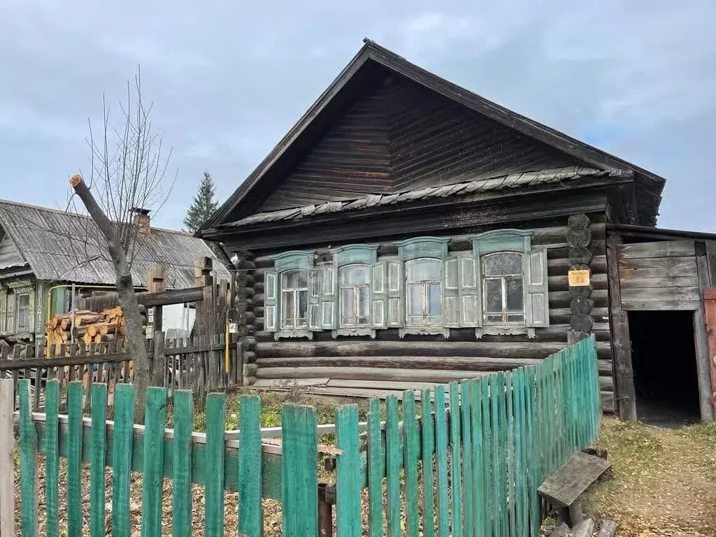 Дом в Свердловская область, Первоуральск городской округ, пос. ... - Фото 0