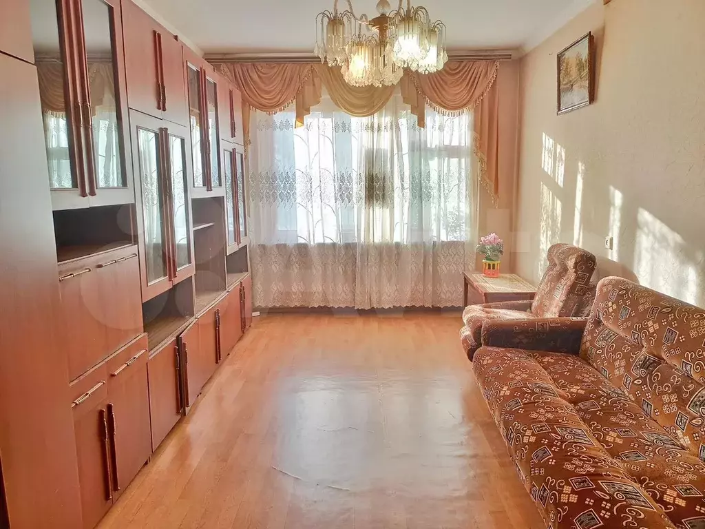 2-к. квартира, 56 м, 1/9 эт. - Фото 1