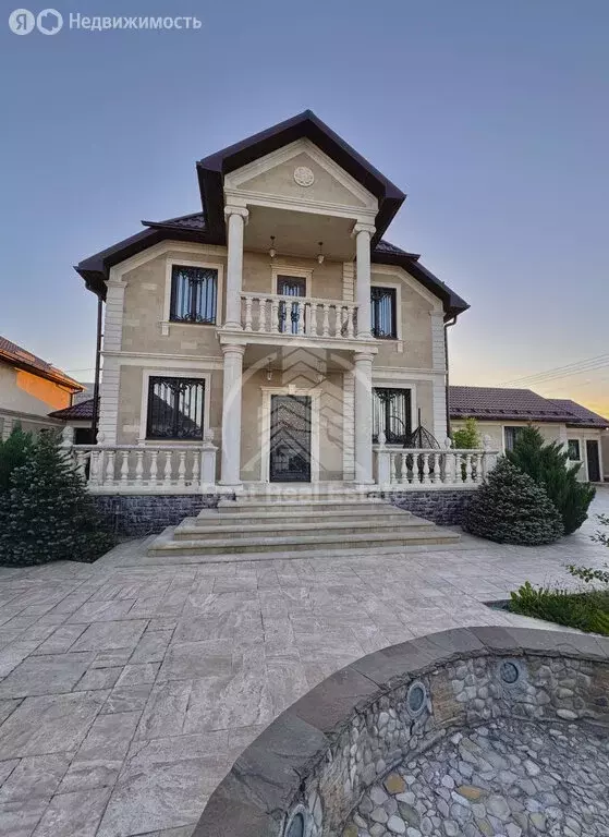 Дом в Махачкала, микрорайон Караман-6 (250 м) - Фото 1