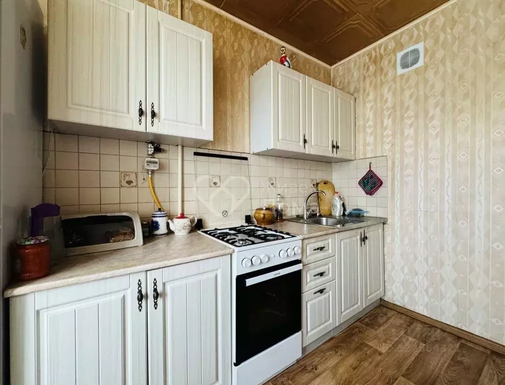 3-к кв. Волгоградская область, Волгоград ул. 8-й Воздушной Армии, 30 ... - Фото 2