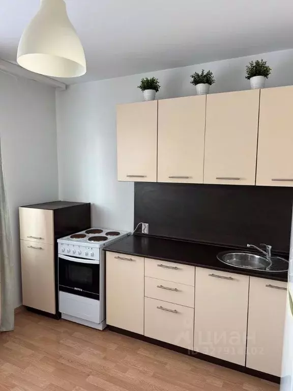 1-к кв. Свердловская область, Екатеринбург ул. Рассветная, 6к1 (38.0 ... - Фото 1