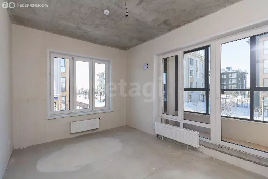 2-комнатная квартира: Тюмень, улица Игоря Комиссарова, 6 (55.2 м) - Фото 2