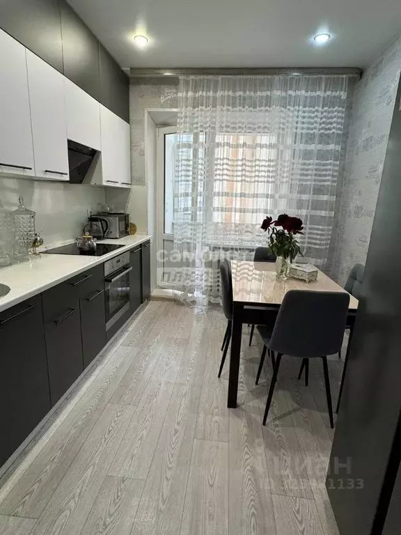 2-к кв. Ханты-Мансийский АО, Сургут ул. Чехова, 7 (54.5 м) - Фото 1