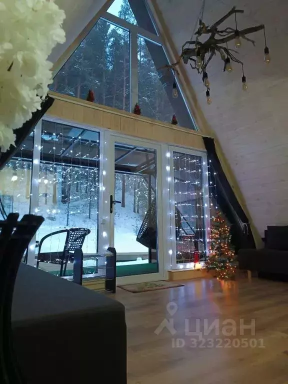 Дом в Алтай, Чемальский район, пос. Усть-Сема ул. Центральная, 2А (57 ... - Фото 2