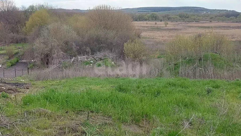 Участок в Белгородская область, Валуйки ул. Москвича (15.0 сот.) - Фото 1
