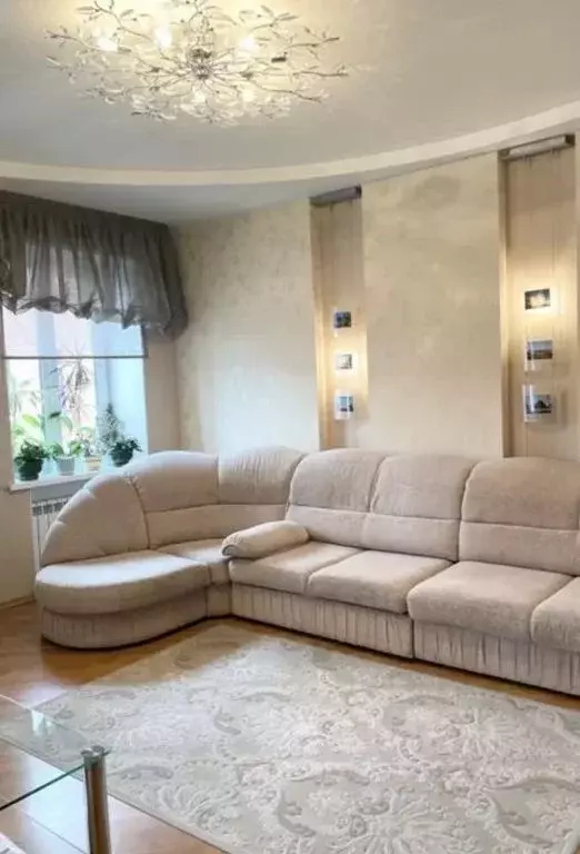 3-к кв. Карелия, Петрозаводск просп. Ленина, 13 (75.0 м) - Фото 1