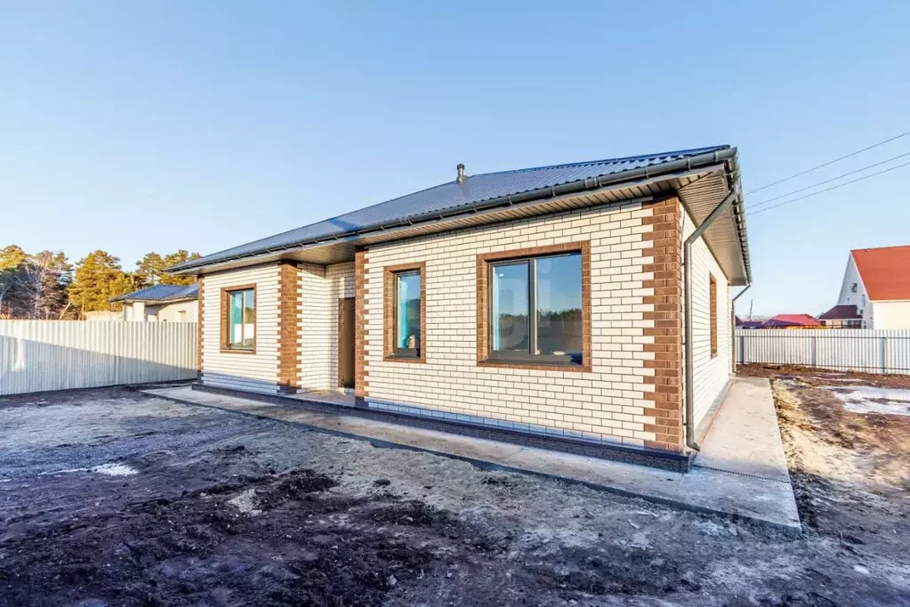 Дом в Тюменская область, Тюменский муниципальный округ, д. Ушакова  ... - Фото 1