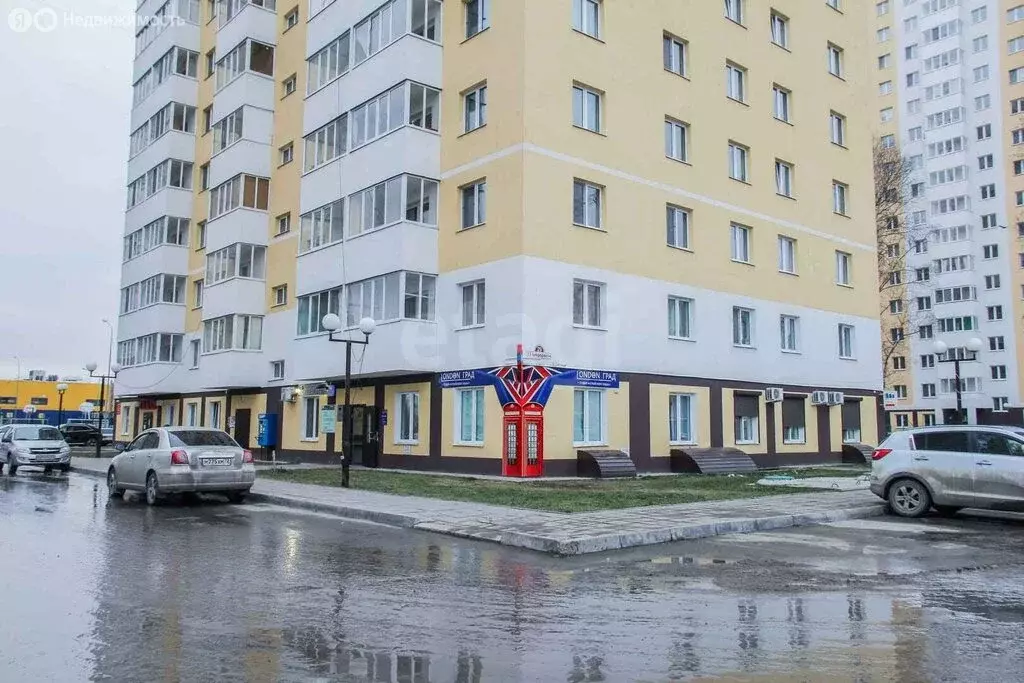 2-комнатная квартира: Тобольск, 9-й микрорайон, 22А (65 м) - Фото 1