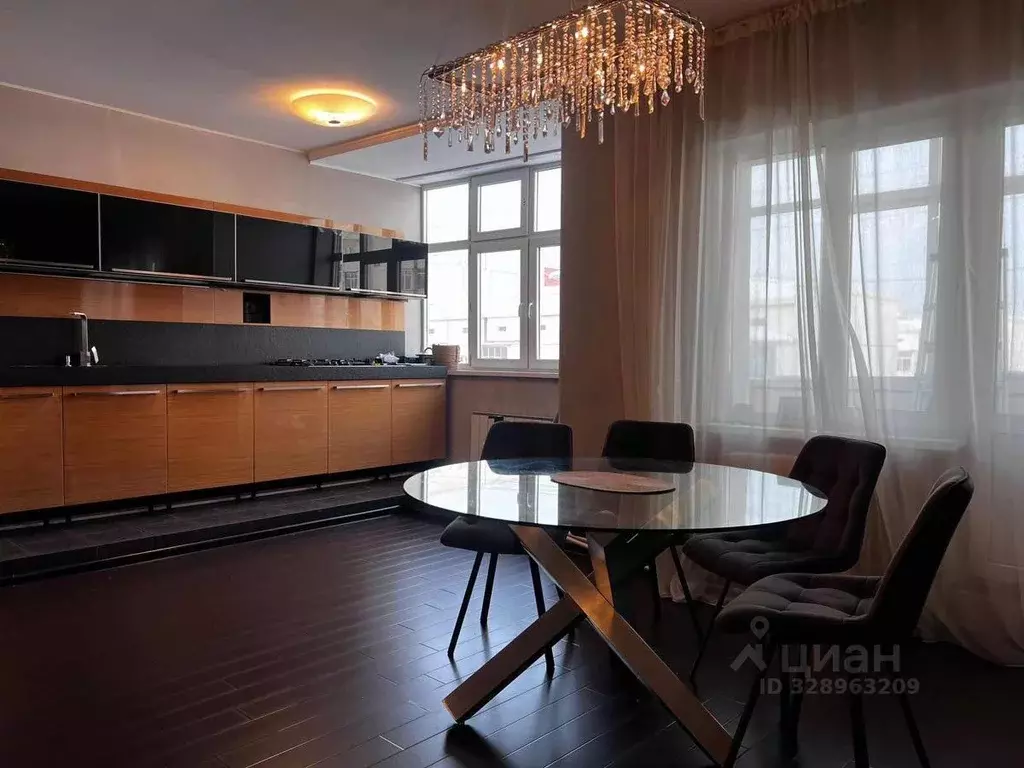 3-к кв. Саха (Якутия), Якутск просп. Михаила Николаева, 40/6 (85.0 м) - Фото 1