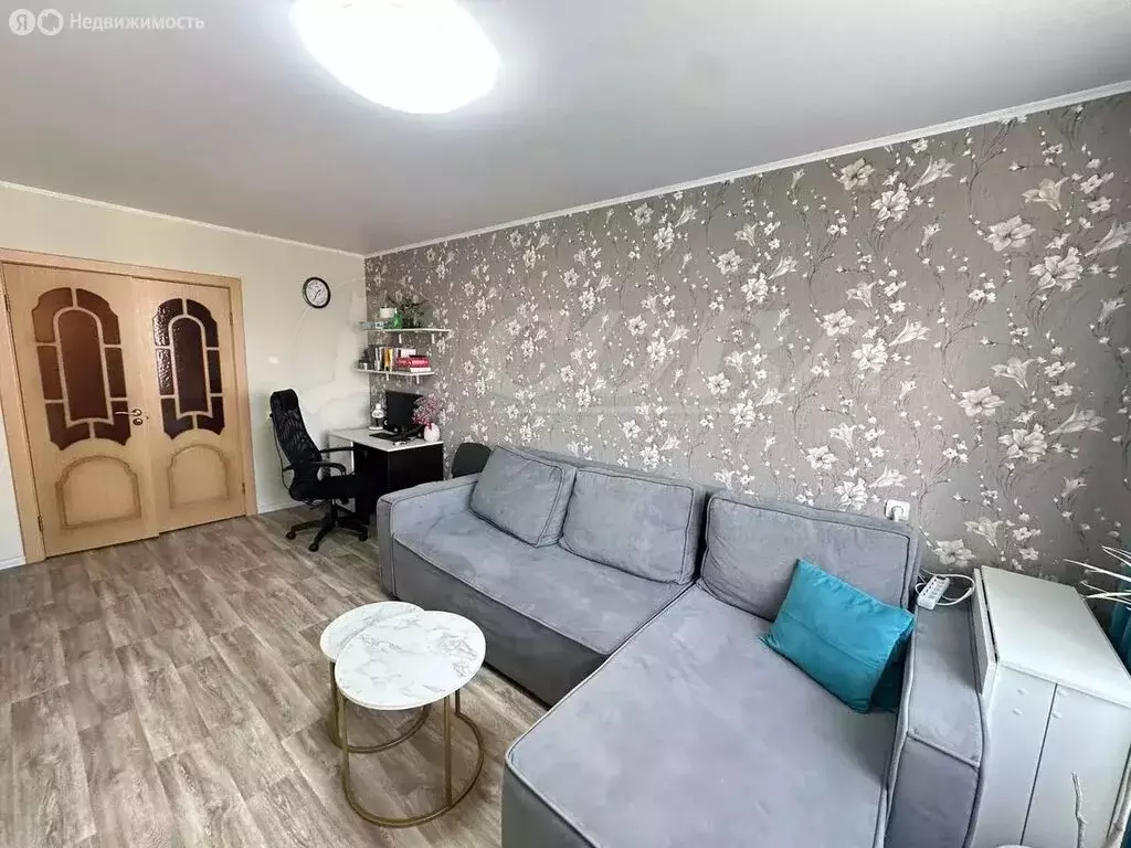 3-комнатная квартира: Тюмень, улица Александра Логунова, 18 (68 м) - Фото 2
