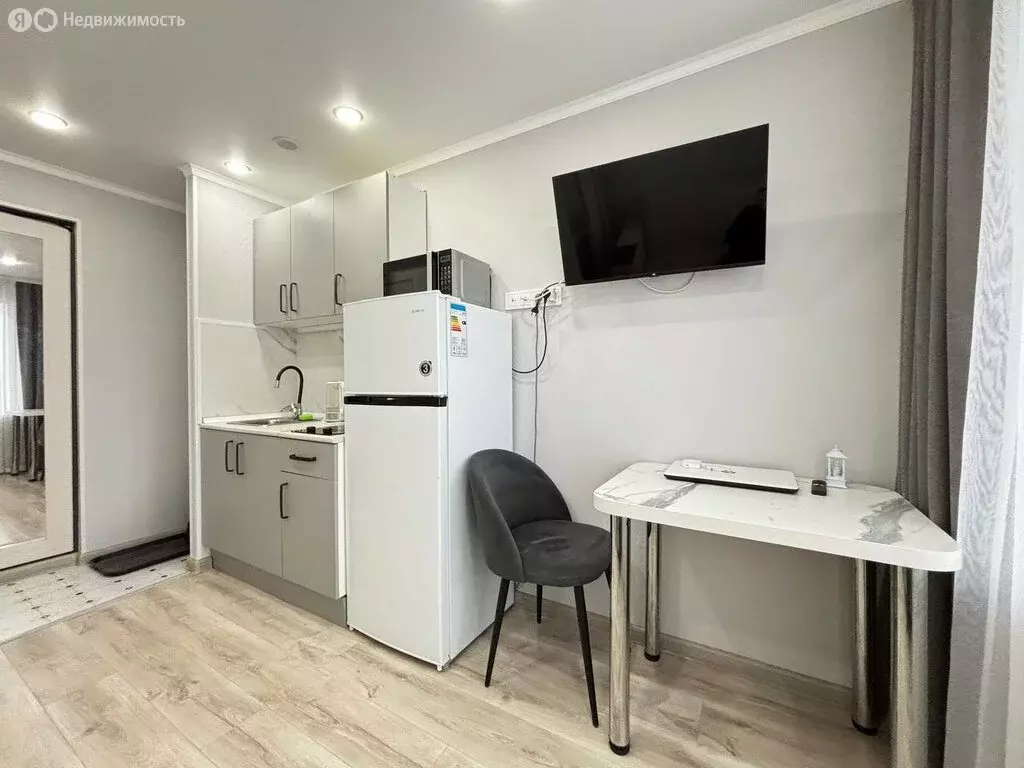 Квартира-студия: Казань, улица Космонавтов, 10 (13 м) - Фото 1