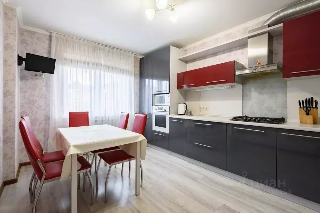 3-к кв. Татарстан, Казань ул. Гарифа Ахунова, 2 (92.0 м) - Фото 1