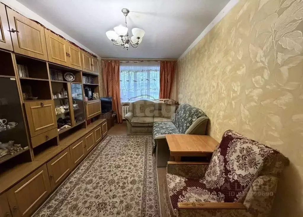 2-к кв. Калужская область, Малоярославец Коммунистическая ул., 4 (44.2 ... - Фото 1