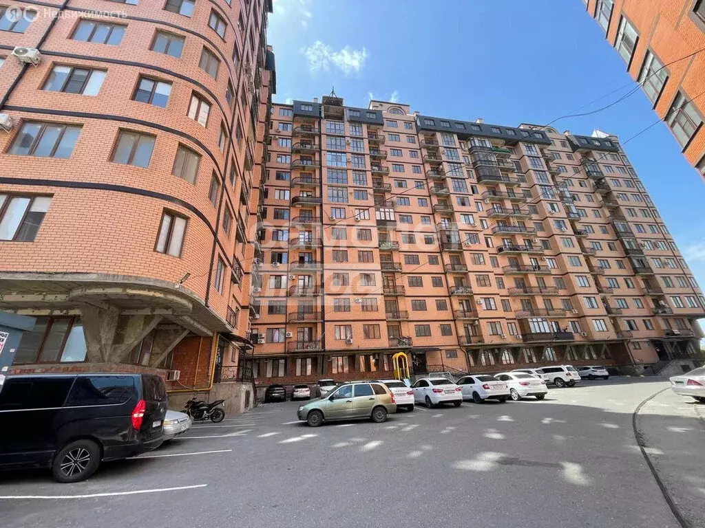 2-комнатная квартира: Махачкала, улица Даниялова, 120А (98.6 м) - Фото 0