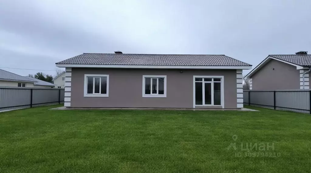 Дом в Самарская область, Ставропольский район, с. Ягодное  (100 м) - Фото 2