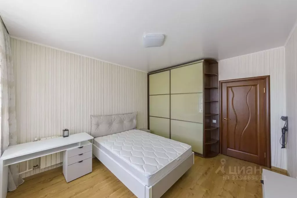 3-к кв. Тюменская область, Тюмень ул. Мельникайте, 125а (95.0 м) - Фото 0