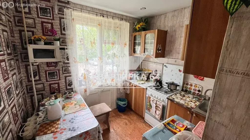 3-комнатная квартира: Балаково, улица 30 лет Победы, 18 (57.9 м) - Фото 0